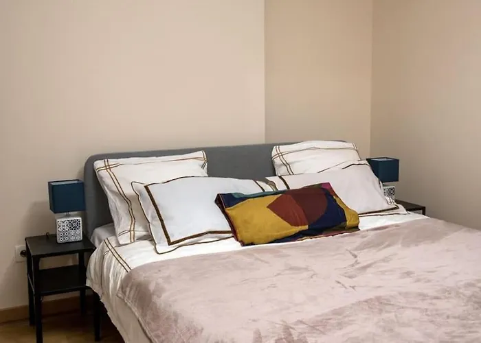 Le Carre D\'Or - T2, Pres Lyon & Parking Gratuit