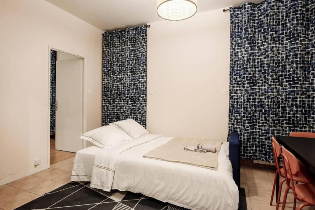 Apartment Le Carre D'or - T2, Pres Lyon & Parking Gratuit