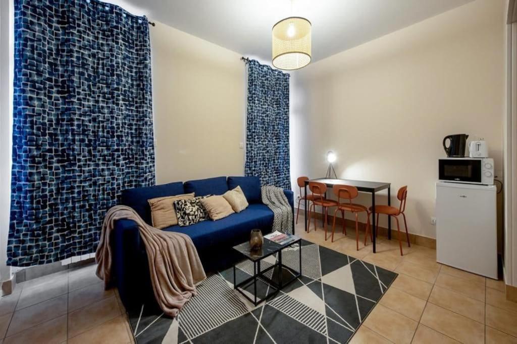 Le Carre D'or - T2, Pres Lyon & Parking Gratuit Apartment